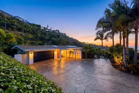 Exterior - 7202 Via Capri, La Jolla, CA 92037 photo 1 of 12