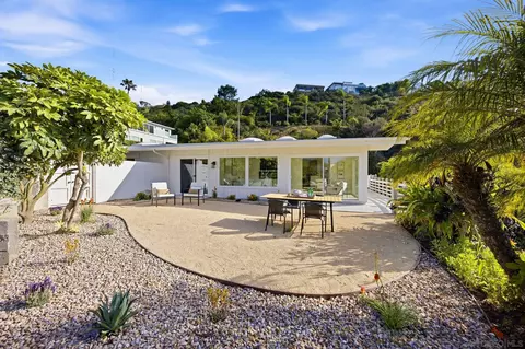 Exterior - 7202 Via Capri, La Jolla, CA 92037 photo 9 of 12
