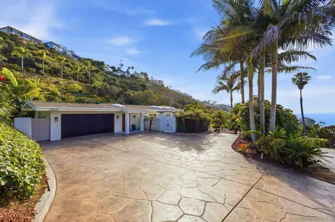 Exterior - 7202 Via Capri, La Jolla, CA 92037 photo 12 of 12