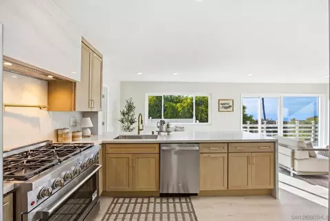 Kitchen - 7202 Via Capri, La Jolla, CA 92037 photo 2 of 5