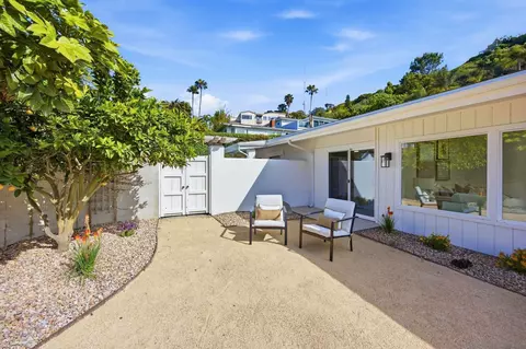 Exterior - 7202 Via Capri, La Jolla, CA 92037 photo 8 of 12