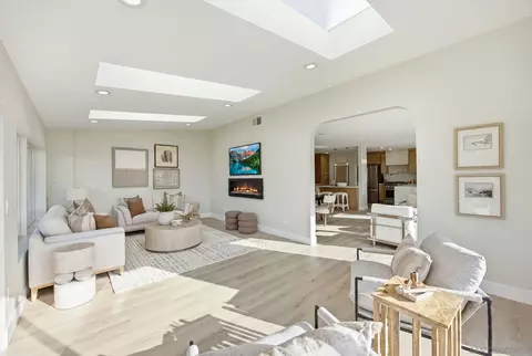 Living - 7202 Via Capri, La Jolla, CA 92037 photo 3 of 3