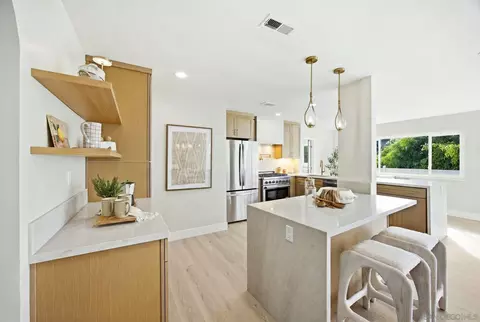 Kitchen - 7202 Via Capri, La Jolla, CA 92037 photo 4 of 5