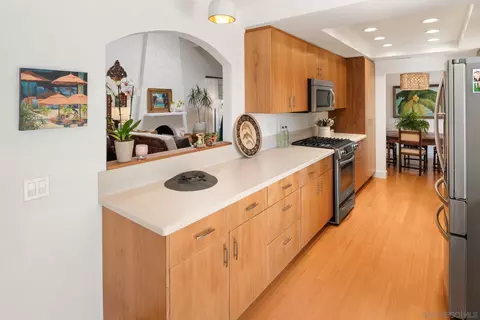 Kitchen - 1858 Laurel Rd, Oceanside, CA 92054 photo 3 of 4