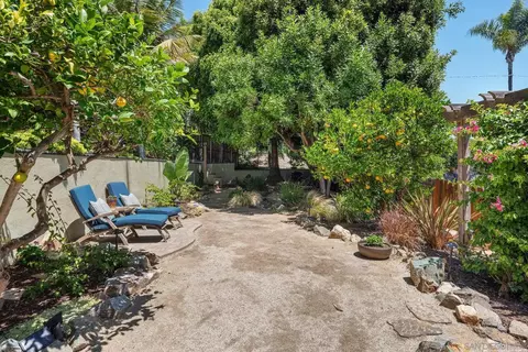 Exterior - 1858 Laurel Rd, Oceanside, CA 92054 photo 27 of 31