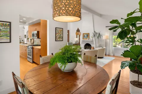 Dining - 1858 Laurel Rd, Oceanside, CA 92054 photo 2 of 5