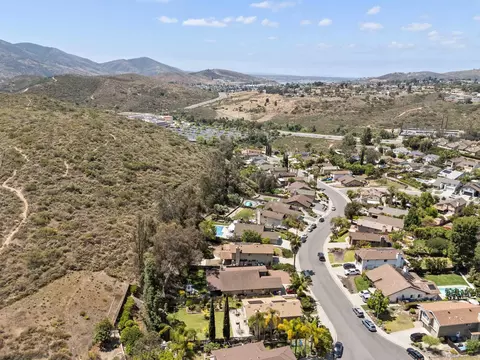View/Area - 3549 Via Palma, La Mesa, CA 91941 photo 5 of 6