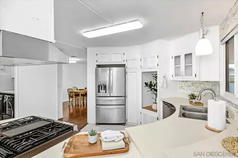 7326 San Bartolo St #220, Carlsbad, CA 92011