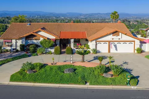 2233 Cortina Cir, Escondido, CA 92029