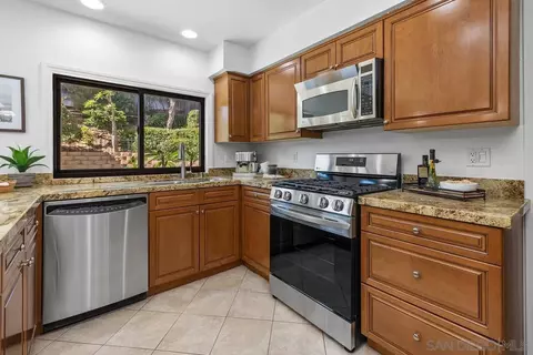 Kitchen - 1716 Bourke Pl, El Cajon, CA 92021 photo 2 of 4