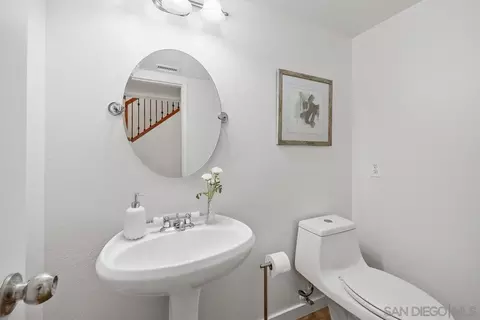 Bath - 1716 Bourke Pl, El Cajon, CA 92021 photo 1 of 3