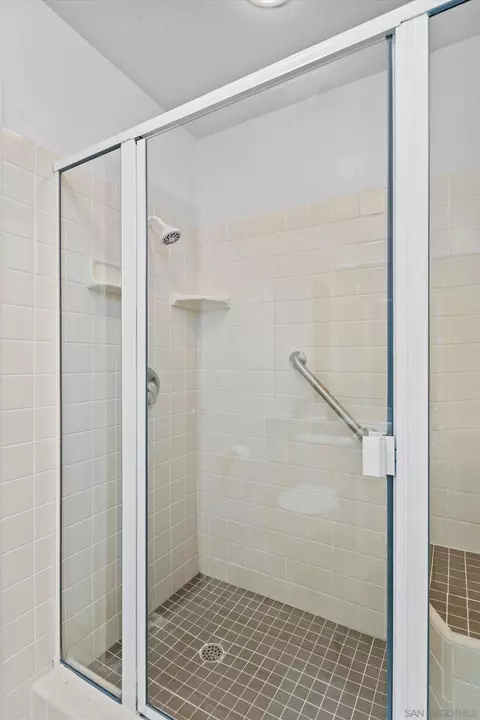Bath - 3174 Reservoir Dr, Jamul, CA 91935 photo 4 of 4