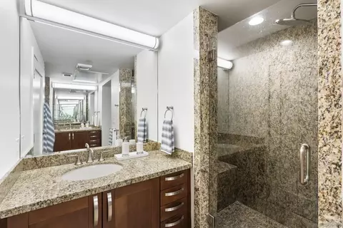 Bath - 5410 La Jolla Blvd #A111, La Jolla, CA 92037 photo 2 of 3