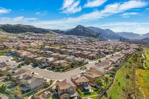 View/Area - 310 Falabella Ln, Fallbrook, CA 92028 photo 4 of 6