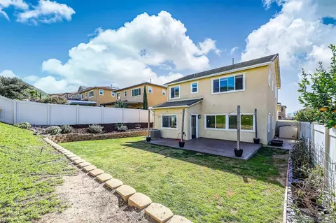 Exterior - 310 Falabella Ln, Fallbrook, CA 92028 photo 6 of 12