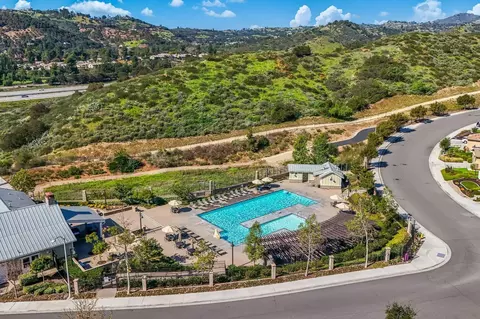 View/Area - 310 Falabella Ln, Fallbrook, CA 92028 photo 5 of 6