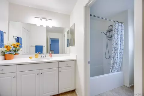 Bath - 310 Falabella Ln, Fallbrook, CA 92028 photo 1 of 6