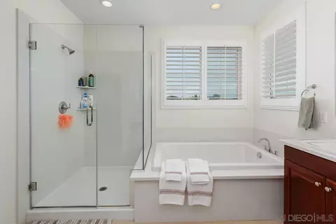 Bath - 41200 Saint Croix, Temecula, CA 92591 photo 3 of 3