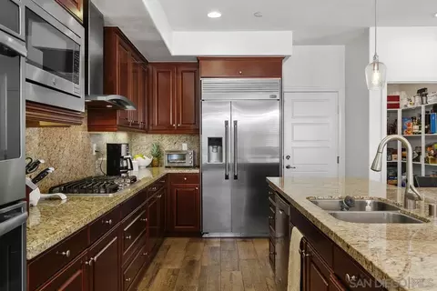 Kitchen - 41200 Saint Croix, Temecula, CA 92591 photo 3 of 4
