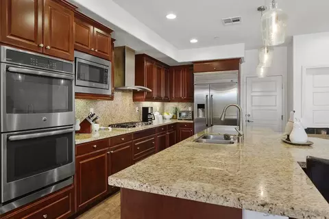Kitchen - 41200 Saint Croix, Temecula, CA 92591 photo 2 of 4