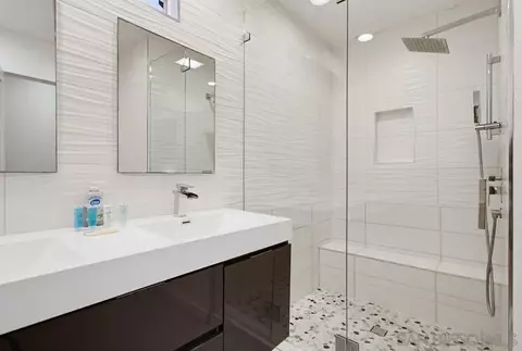 Bath - 521 Arenas, La Jolla, CA 92037 photo 4 of 5