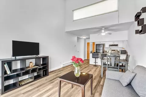 8034 Linda Vista Rd #2V, San Diego, CA 92111