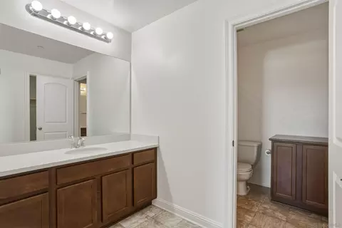 Bath - 5610 Chincoteague Ct, Oceanside, CA 92057 photo 3 of 4