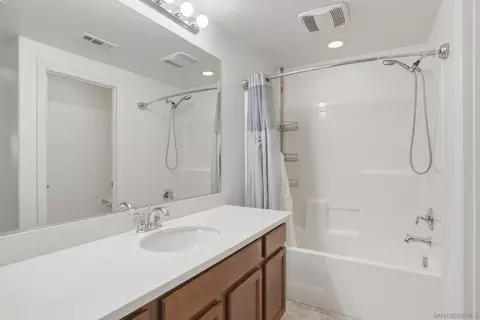 Bath - 5610 Chincoteague Ct, Oceanside, CA 92057 photo 4 of 4