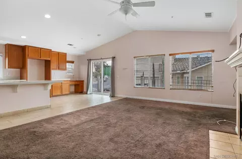 Living - 2269 Pointe Pkwy, Spring Valley, CA 91978 photo 4 of 9