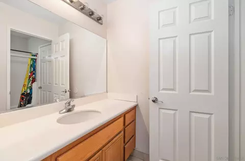 Bath - 2269 Pointe Pkwy, Spring Valley, CA 91978 photo 5 of 5