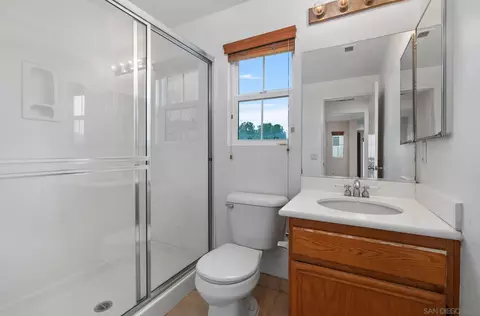 Bath - 2269 Pointe Pkwy, Spring Valley, CA 91978 photo 1 of 5