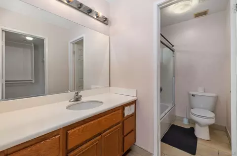 Bath - 2269 Pointe Pkwy, Spring Valley, CA 91978 photo 4 of 5