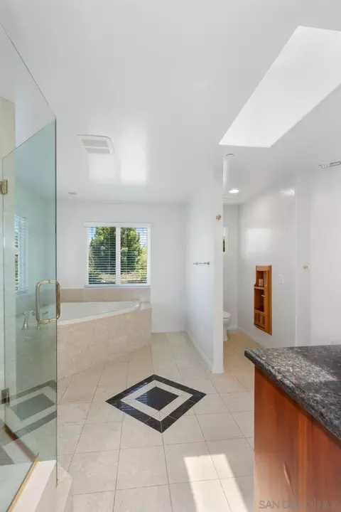 Bath - 411 Leclair, Escondido, CA 92026 photo 4 of 7