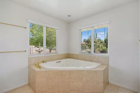 Bath - 411 Leclair, Escondido, CA 92026 photo 5 of 7