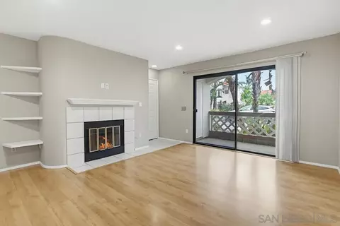 9439 Fairgrove Ln #102, San Diego, CA 92129