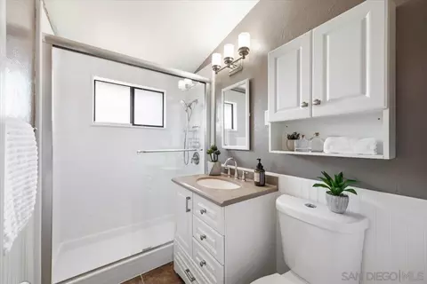 Bath - 536 Rogue Rd, El Cajon, CA 92020 photo 1 of 2