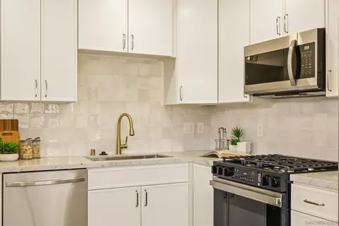 Kitchen - 12043 Gay Rio, Lakeside, CA 92040 photo 3 of 5