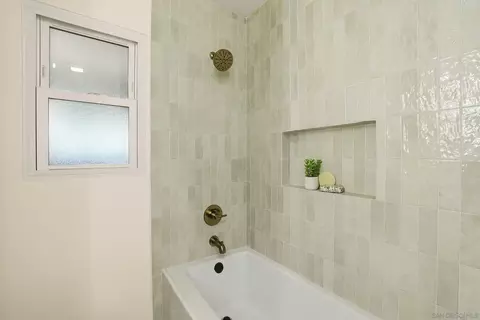 Bath - 12043 Gay Rio, Lakeside, CA 92040 photo 2 of 2