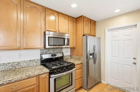 Kitchen - 200 Gull Pl, El Cajon, CA 92019 photo 4 of 6