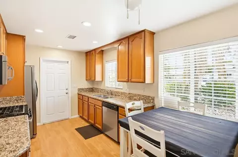 Kitchen - 200 Gull Pl, El Cajon, CA 92019 photo 3 of 6