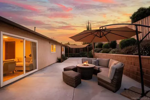 9767 Halberns Blvd, Santee, CA 92071