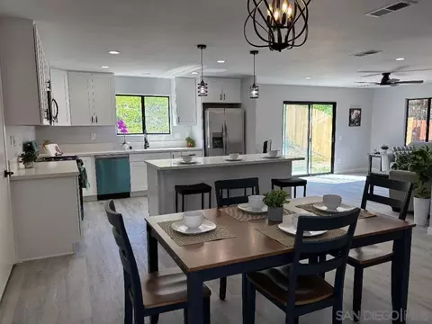 9211 Todos Santos Dr, Santee, CA 92071