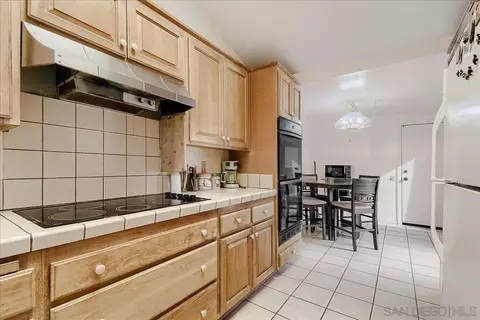 Kitchen - 2237 Via Pedrera, La Jolla, CA 92037 photo 2 of 4