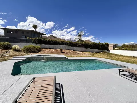 38825 Charlesworth Dr, Cathedral City, CA 92234