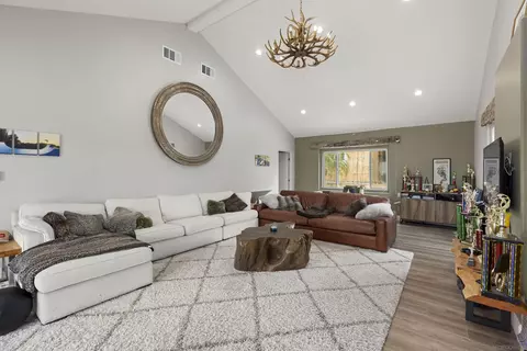 Living - 752 Bracero Rd, Encinitas, CA 92024 photo 2 of 2