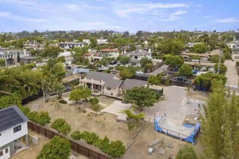 View/Area - 752 Bracero Rd, Encinitas, CA 92024 photo 3 of 12