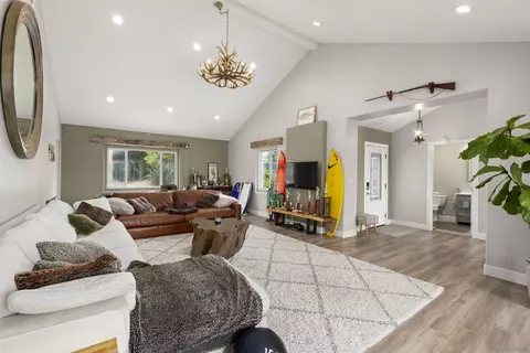 Living - 752 Bracero Rd, Encinitas, CA 92024 photo 1 of 2