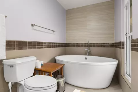 Bath - 752 Bracero Rd, Encinitas, CA 92024 photo 4 of 6