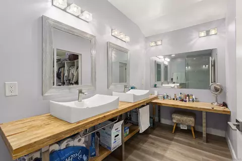 Bath - 752 Bracero Rd, Encinitas, CA 92024 photo 2 of 6