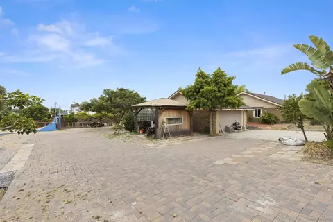 Exterior - 752 Bracero Rd, Encinitas, CA 92024 photo 5 of 11